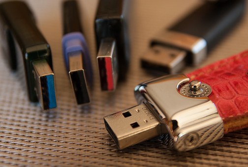 Choisir une clé USB personnalisée, un objet publicitaire pratique et un outil de marketing efficace pour votre entreprise.